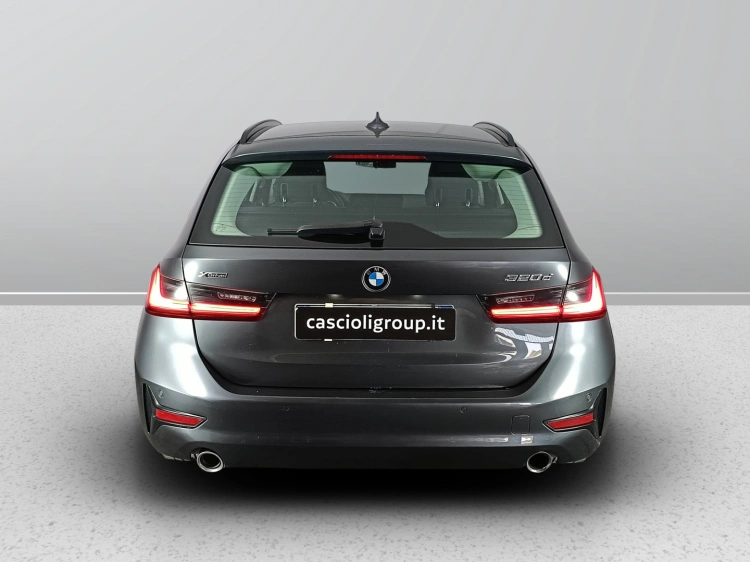 5 - BMW Serie 3 320d Touring mhev 48V xdrive auto