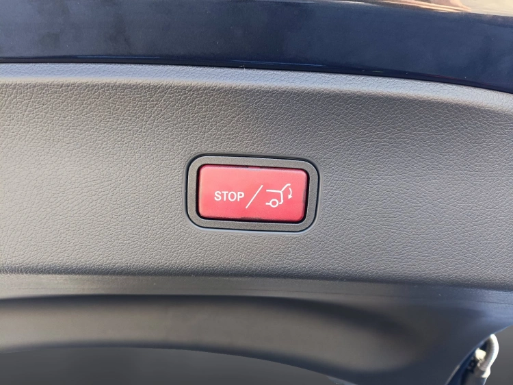 12 - Mercedes-Benz GLC 220 d 4MATIC Coupe