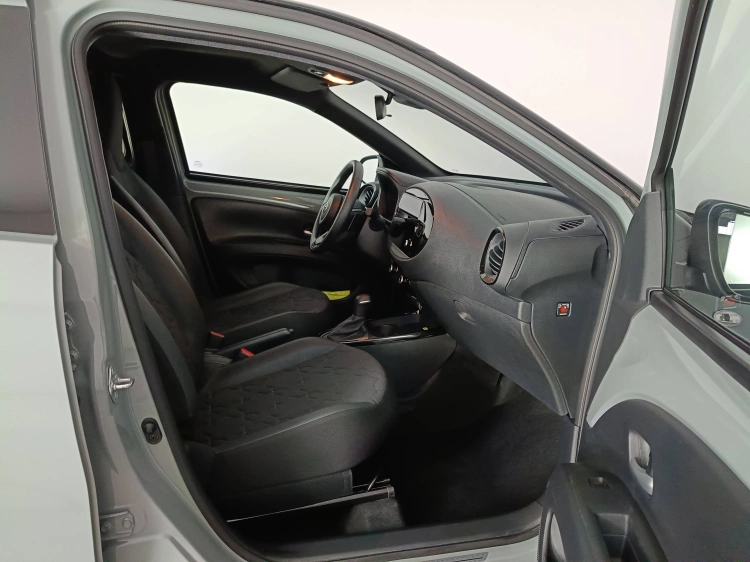 11 - Toyota AYGO X AYGO X 10B CVT LOUNGE MY24