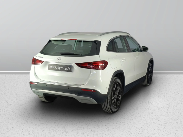 3 - Mercedes-Benz GLA Mercedes 250 e phev (eq-power) Sport Plus auto