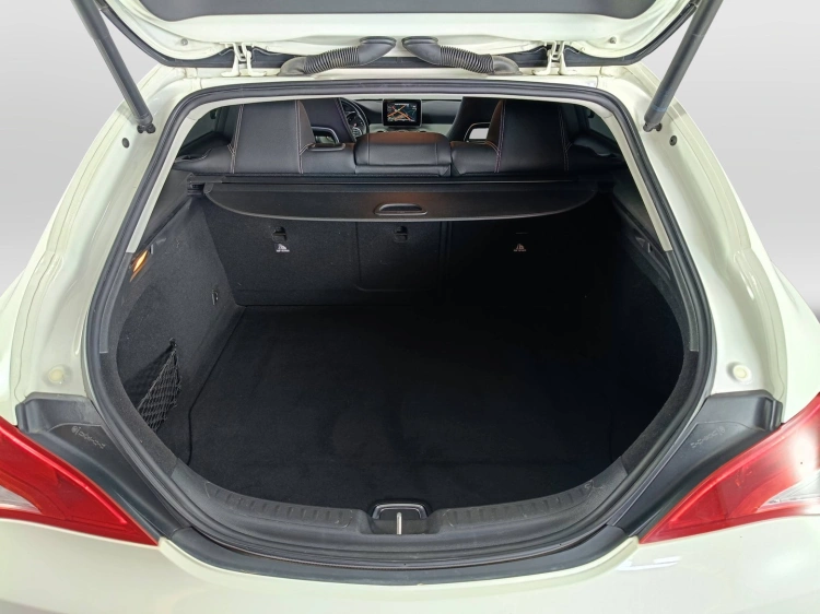 19 - Mercedes-Benz Classe CLA MERCEDES CLA 200 d S.W. Automatic Sport