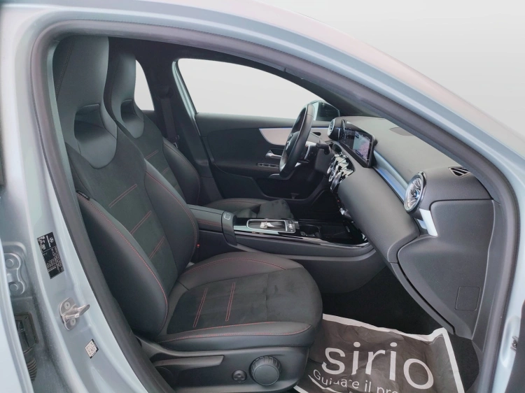 13 - Mercedes-Benz Classe A 180 d AMG Line Advanced Plus auto