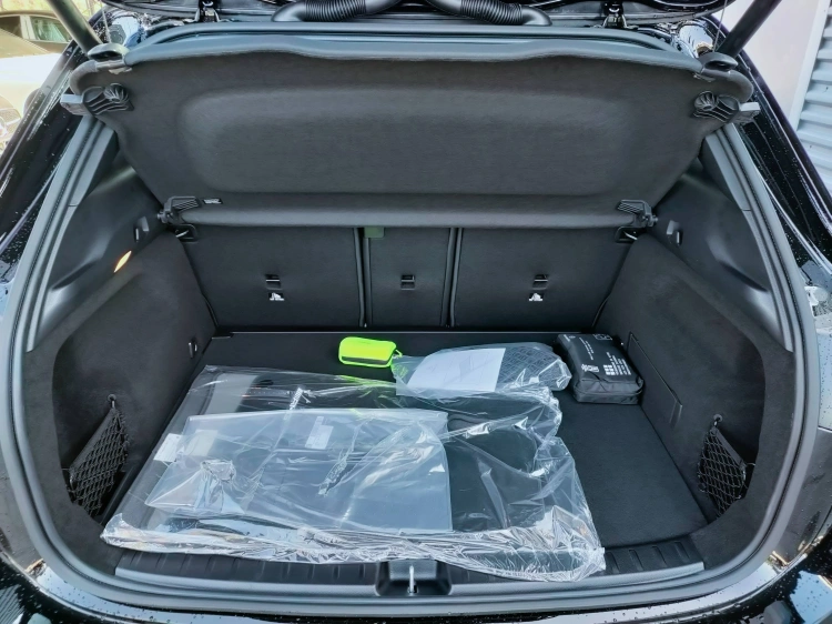 5 - Mercedes-Benz GLA 180  d Automatic