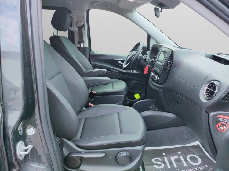 12 - Mercedes Vans Vito 119 cdi long mixto auto my20