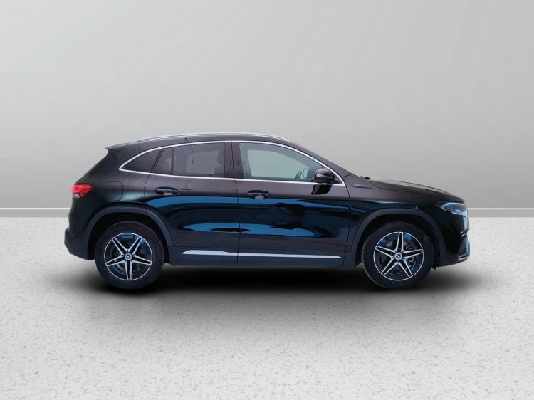 7 - Mercedes-Benz EQA 250 Premium