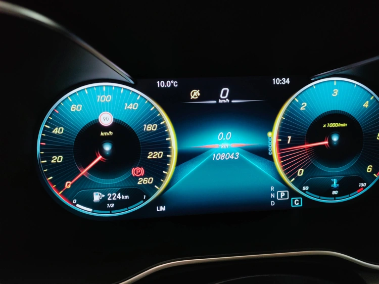 18 - Mercedes-Benz GLC Coupe 300 d Premium Plus 4matic auto