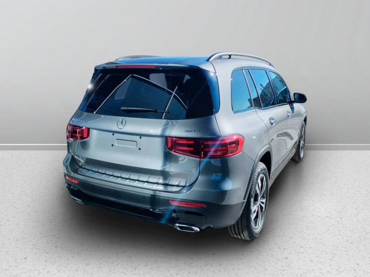 3 - Mercedes-Benz GLB 200 d Automatic 4MATIC