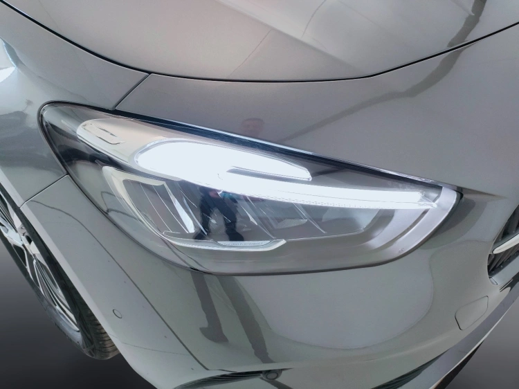 11 - Mercedes-Benz Classe B 180 d Street Edition auto