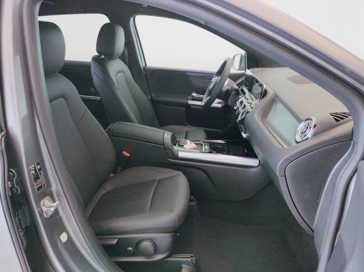 14 - Mercedes-Benz Classe B 180 d Street Edition auto