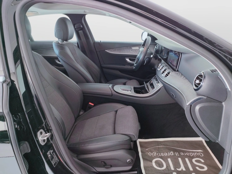 11 - Mercedes-Benz Classe E 220 d Business Sport 4matic auto my20