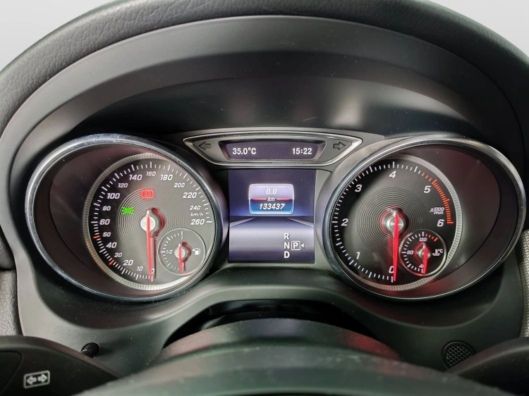 12 - Mercedes-Benz Classe CLA MERCEDES CLA 200 d S.W. Automatic Sport