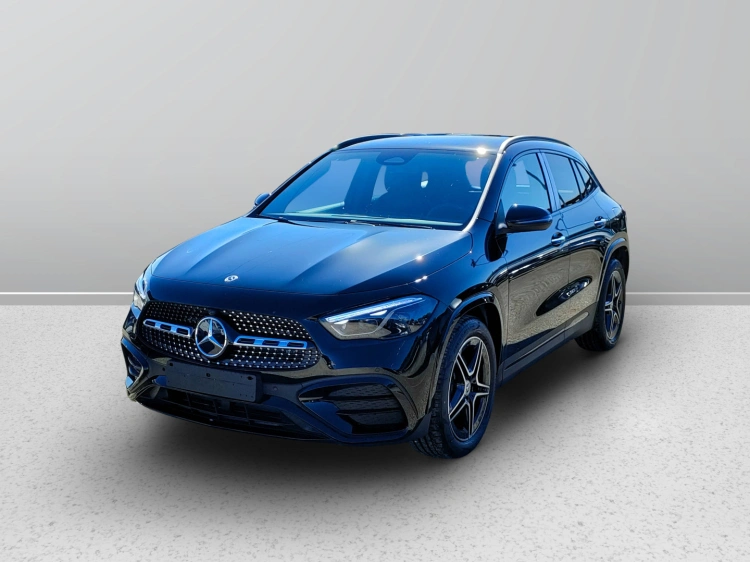 1 - Mercedes-Benz GLA 200 d automatic