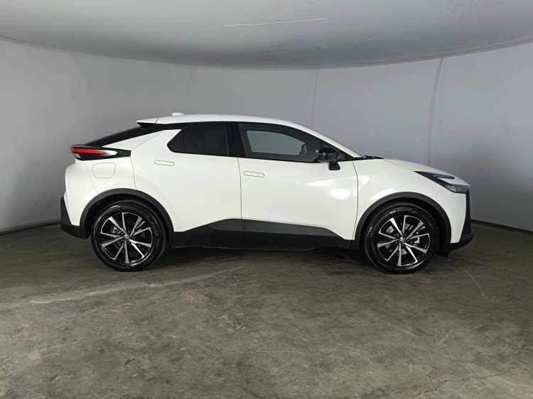 3 - Toyota C-HR C-HR 2.0 phev Trend eco fwd e-cvt