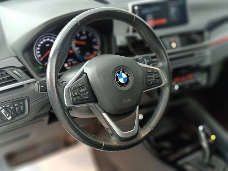 17 - BMW X1 X1 sdrive18d xLine Plus auto