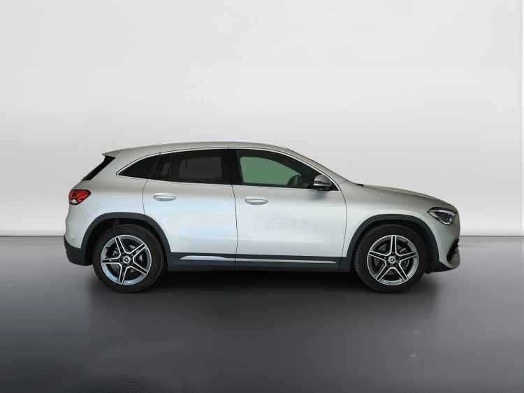 4 - Mercedes-Benz GLA 200 d Premium 4matic auto