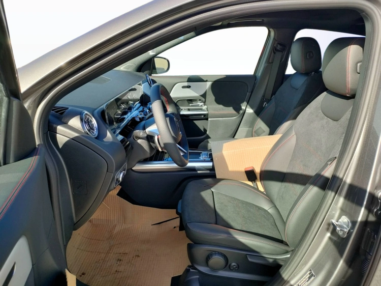 8 - Mercedes-Benz GLA 200 d automatic
