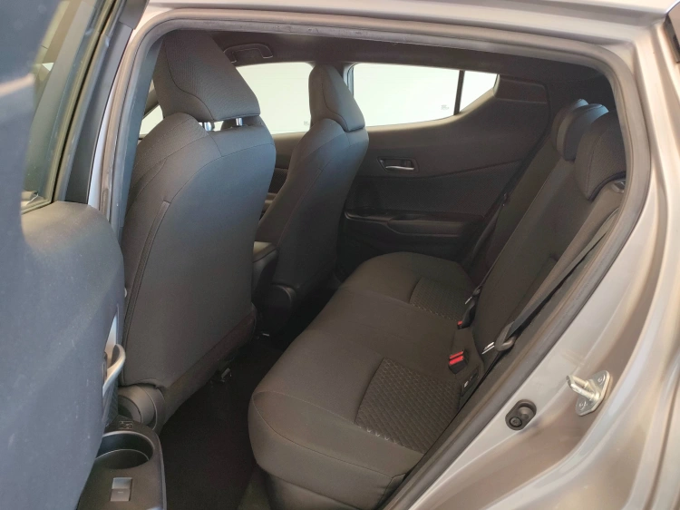 12 - Toyota C-HR C-HR 1.8h Business e-cvt