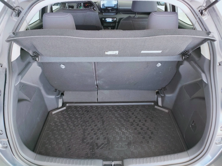 5 - Toyota Yaris Yaris 1.5h Trend
