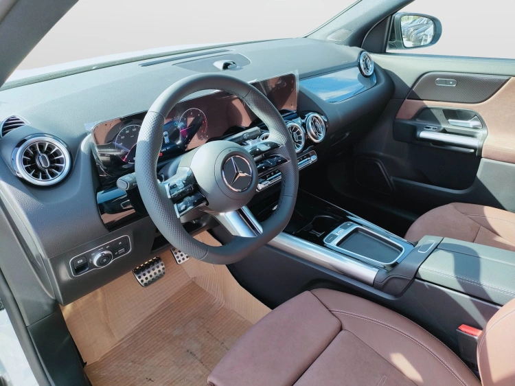 8 - Mercedes-Benz GLA 200 d automatic