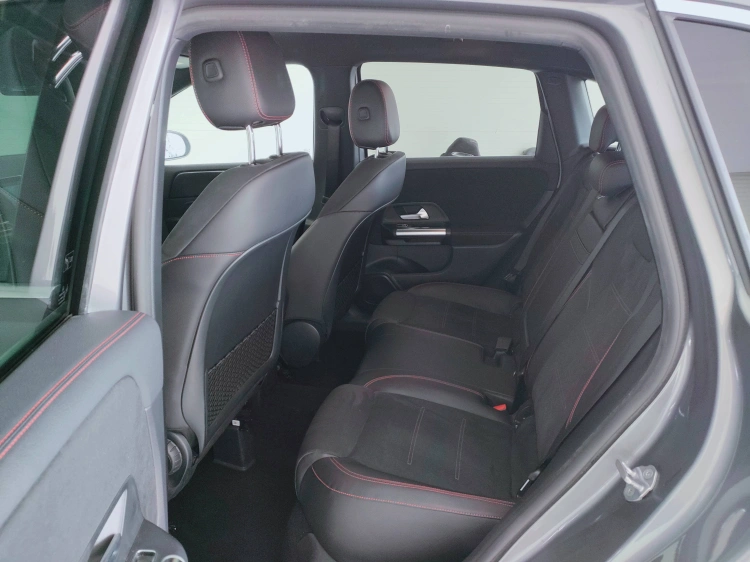 11 - Mercedes-Benz Classe B 180 Premium auto