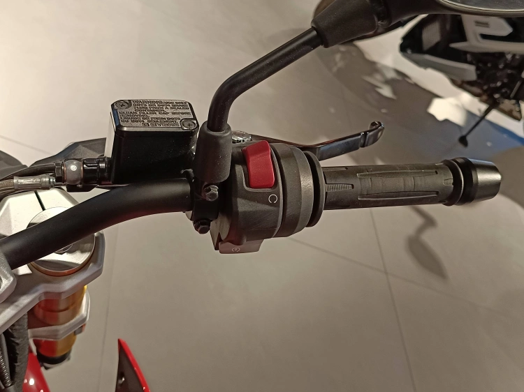 5 - BMW Motorrad R G 310 R