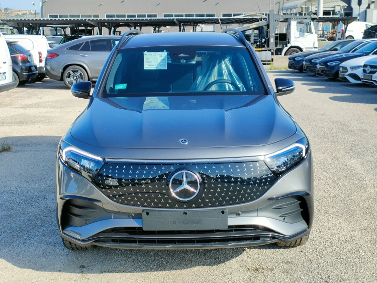 2 - Mercedes-Benz EQB 250+