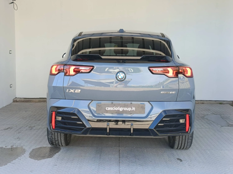 5 - BMW iX2 iX2 edrive 20 MSport Pro