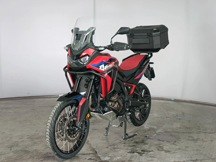 4 - Honda Africa Twin AFRICA TWIN ADVENTURE DCT