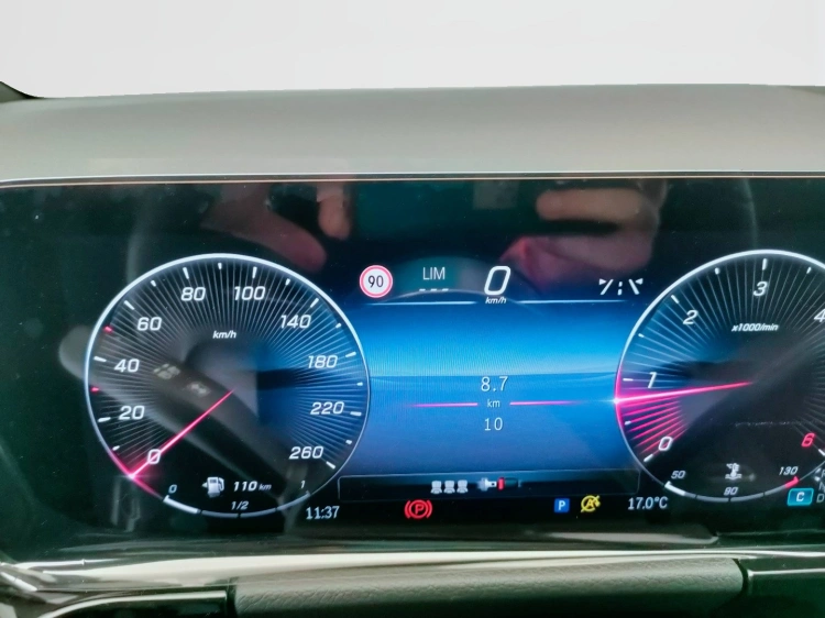 19 - Mercedes-Benz Classe B 180 d Street Edition auto