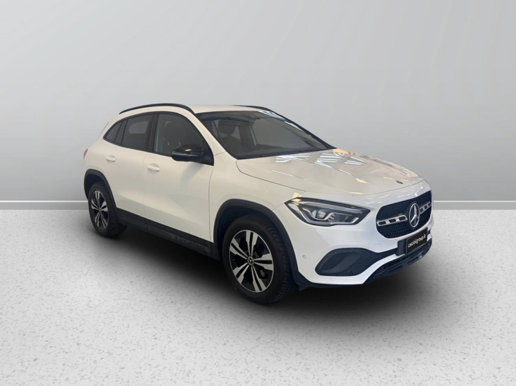 4 - Mercedes-Benz GLA 200 d Sport Plus auto