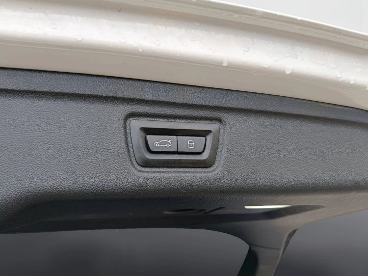 15 - BMW Serie 3 320d Touring mhev 48V xdrive MSport Pro auto