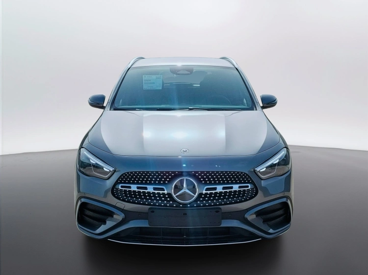 2 - Mercedes-Benz GLA 200 d automatic