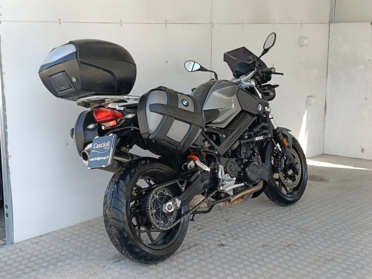 2 - BMW Motorrad R F 800 R
