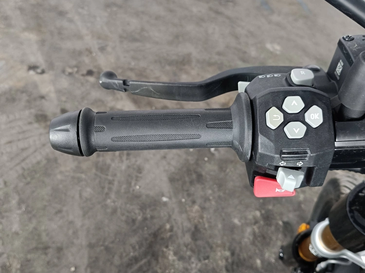 7 - BMW Motorrad C Scooter CE 02