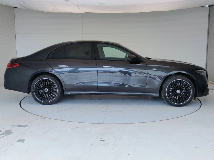 4 - Mercedes-Benz Classe E 300 de phev AMG Line Premium 4matic auto