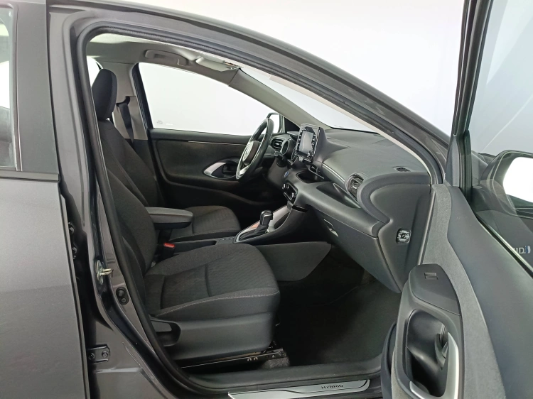 11 - Toyota Yaris TOYOTA Yaris 1.5 Hybrid 5 porte Trend