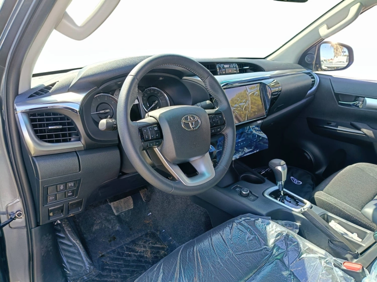 8 - Toyota Professional HI LUX 4X2 - 4X4 HILUX 2.8D A 48VDC4WD LNG MY25
