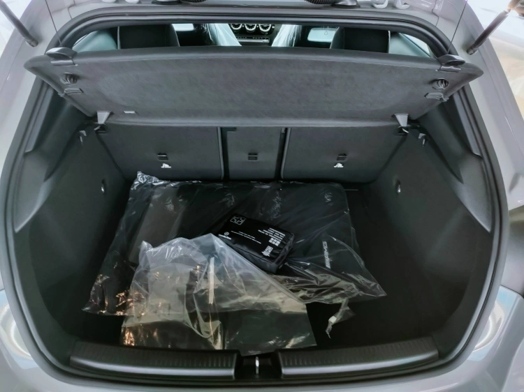 5 - Mercedes-Benz Classe A 180 d Automatic