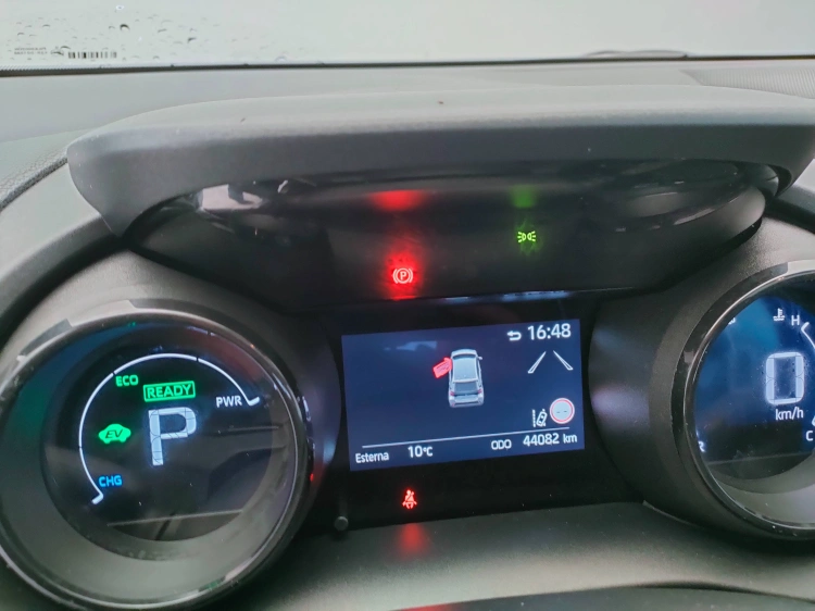 19 - Toyota Yaris Yaris 1.5h Lounge