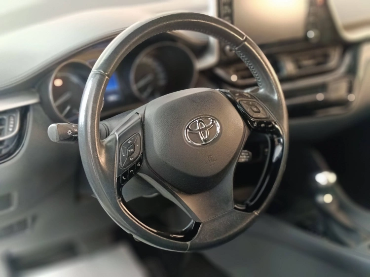 18 - Toyota C-HR C-HR 1.8h Business e-cvt