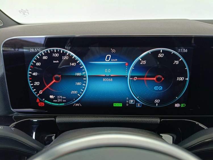 12 - Mercedes-Benz EQA 300 Sport 4matic