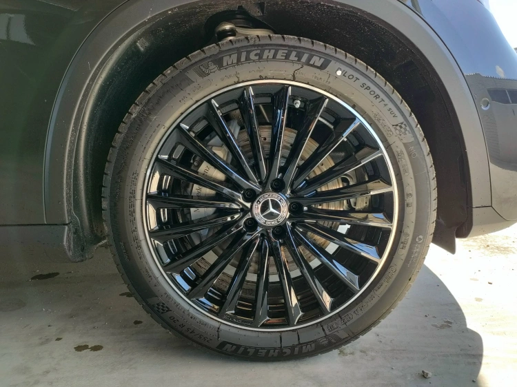 7 - Mercedes-Benz GLC 300 d 4MATIC