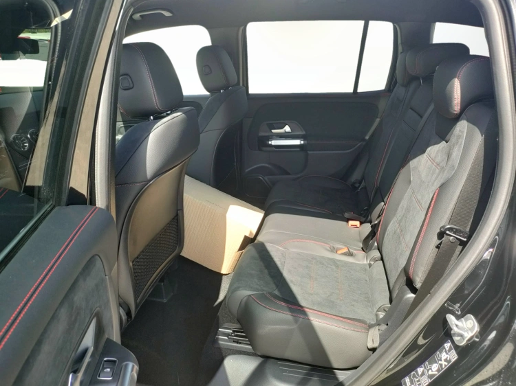 10 - Mercedes-Benz GLB 200 d Automatic 4MATIC