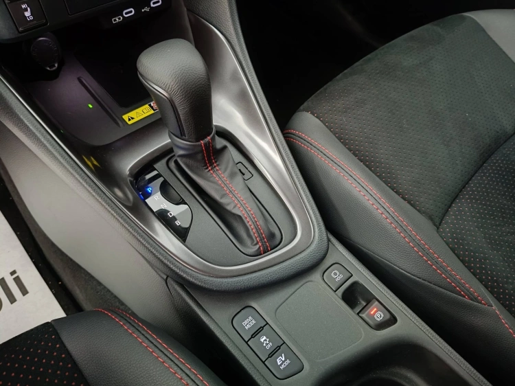 16 - Toyota Yaris YARIS 15H 130HP GRS MY25