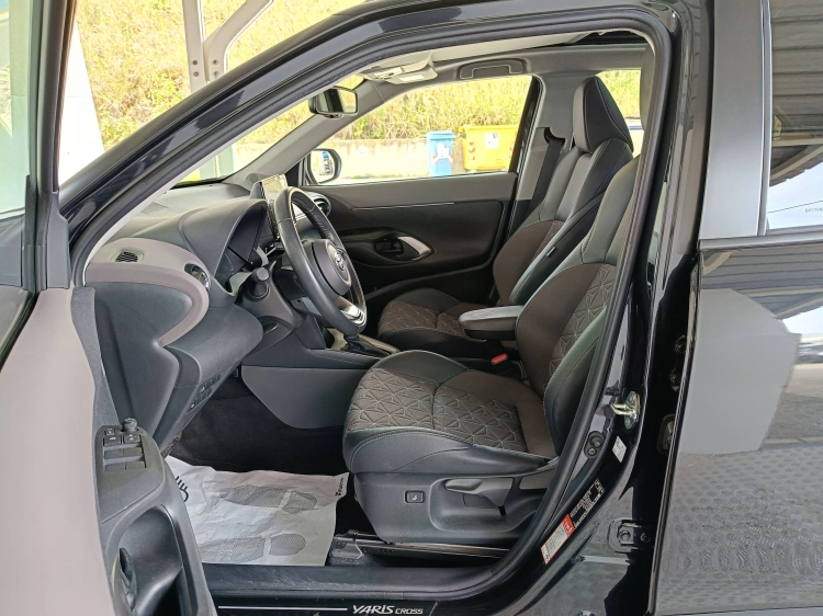 8 - Toyota Yaris Cross Yaris Cross 1.5h Lounge fwd 116cv e-cvt