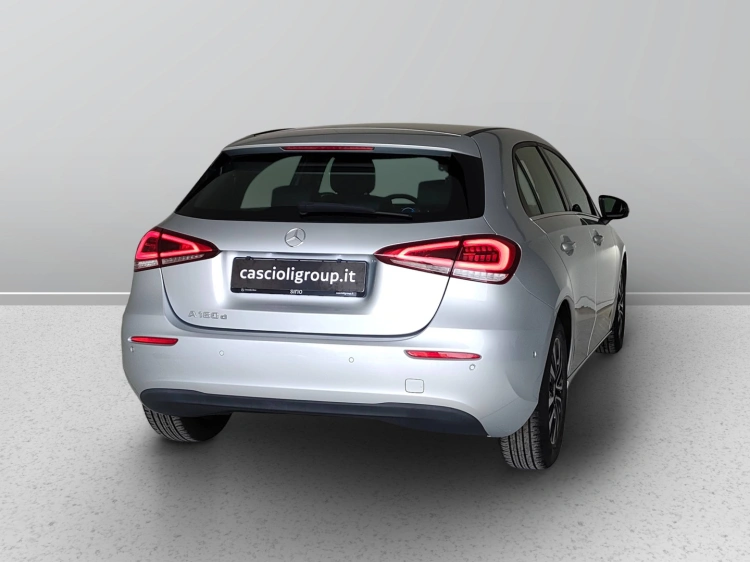 4 - Mercedes-Benz Classe A 180 d Business Extra auto