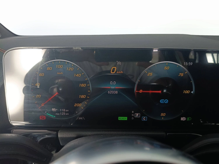13 - Mercedes-Benz EQA 250 Premium