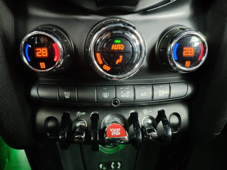 15 - MINI Cooper Mini Cabrio 1.5 Cooper D Hype auto