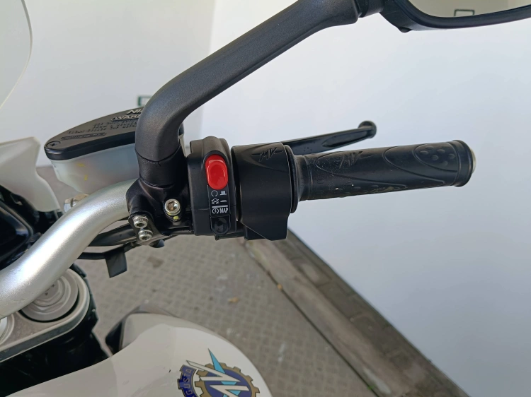 9 - Mv agusta Stradale Stradale 800 Abs