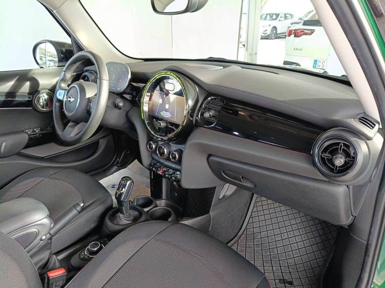 10 - MINI Cooper Mini 5p 1.5 Cooper Classic auto